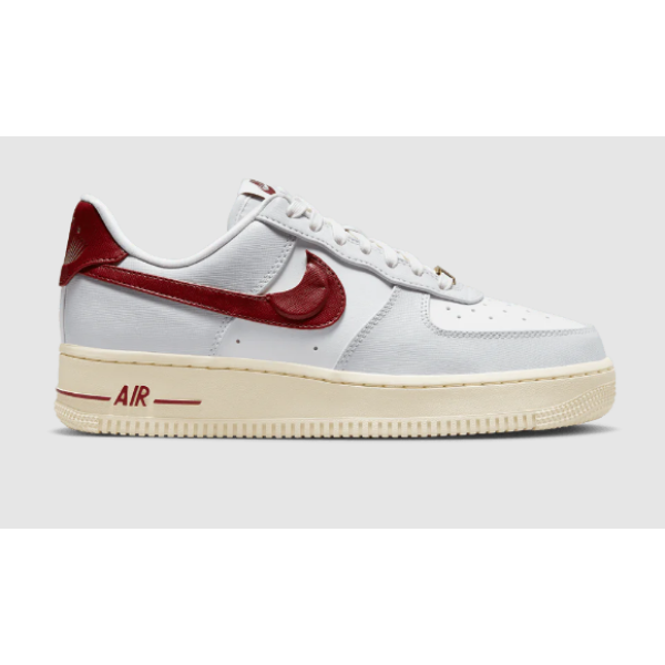 Tênis Nike Air Force 1 Swoosh Pocket