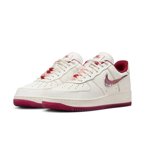 Tênis Nike Air Force 1 Low Valentines Day 2024