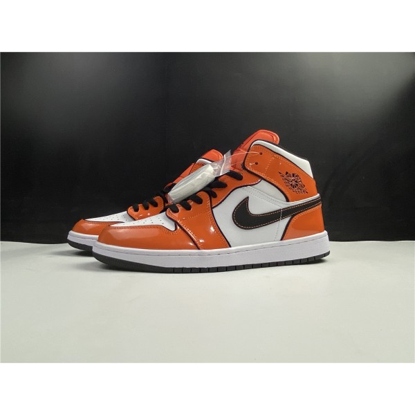 Tênis Air Jordan 1 Mid Turf Orange